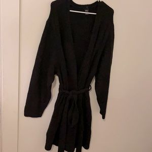 Warm for the holidays 🖤